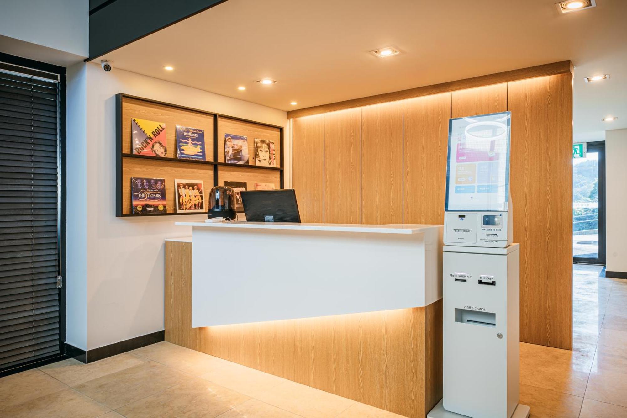Hotel Yeon Seogwipo Extérieur photo